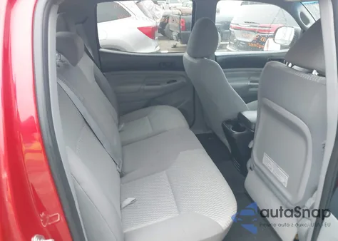 2015 Toyota Tacoma Prerunner V6 z USA, uszkodzony, nr VIN 5TFJU4GN6FX085556